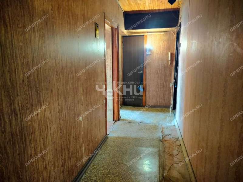 трёхкомнатная квартира на улице Германа Лопатина дом 9