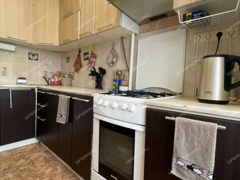 трёхкомнатная квартира на улице Верхнепечёрская дом 1 к1