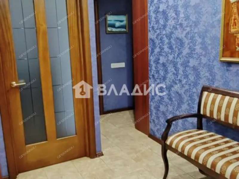 трёхкомнатная квартира на улице Маршала Казакова дом 8 к1