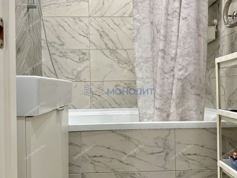 4-komnatnaya-ul-strokina-d-18 фото