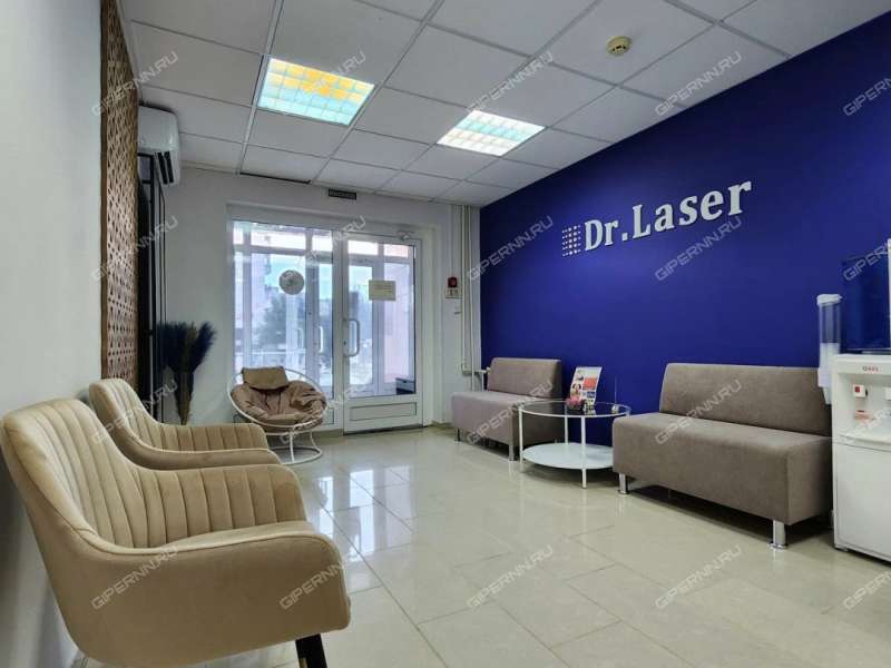 помещение под торговую площадь на улице Германа Лопатина