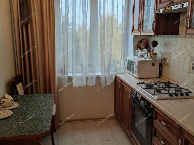 трёхкомнатная квартира на улице Коминтерна дом 22