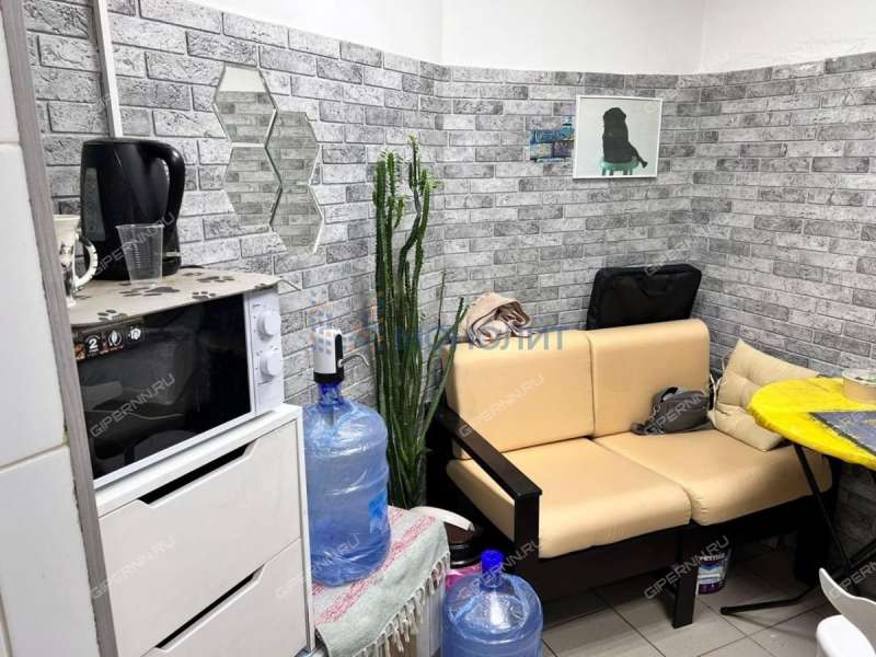 помещение под офис, торговую площадь на проспекте Ленина