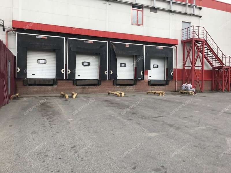 помещение под торговую площадь на Комсомольской площади