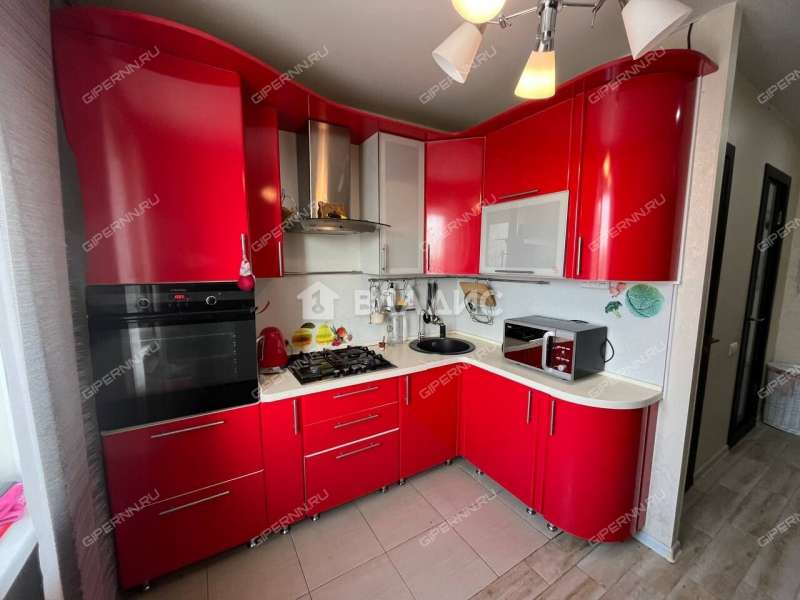 трёхкомнатная квартира на Красноуральской улице дом 3А