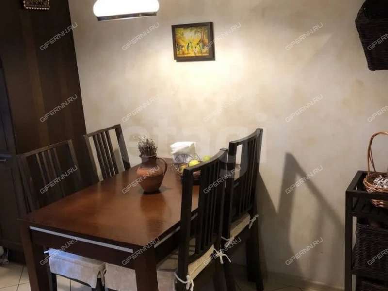 трёхкомнатная квартира на Перекопской улице дом 10