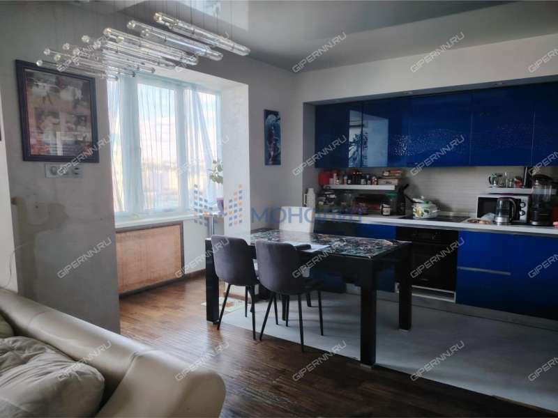 пятикомнатная квартира на улице Карла Маркса дом 44