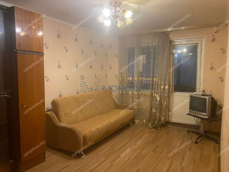 трёхкомнатная квартира на улице Коминтерна дом 10