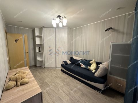 2-komnatnaya-ul-oktyabrskoy-revolyucii-d-45a фото