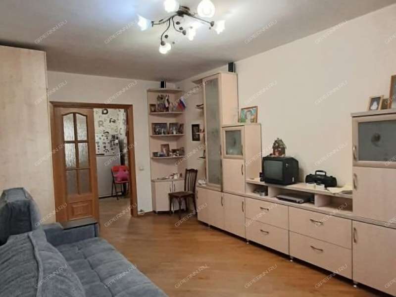 четырёхкомнатная квартира на улице Карла Маркса дом 24