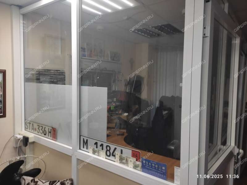 помещение под помещение свободного назначения, торговую площадь на улице Страж Революции