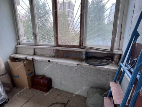 1-komnatnaya-ul-sergeya-akimova-d-49 фото