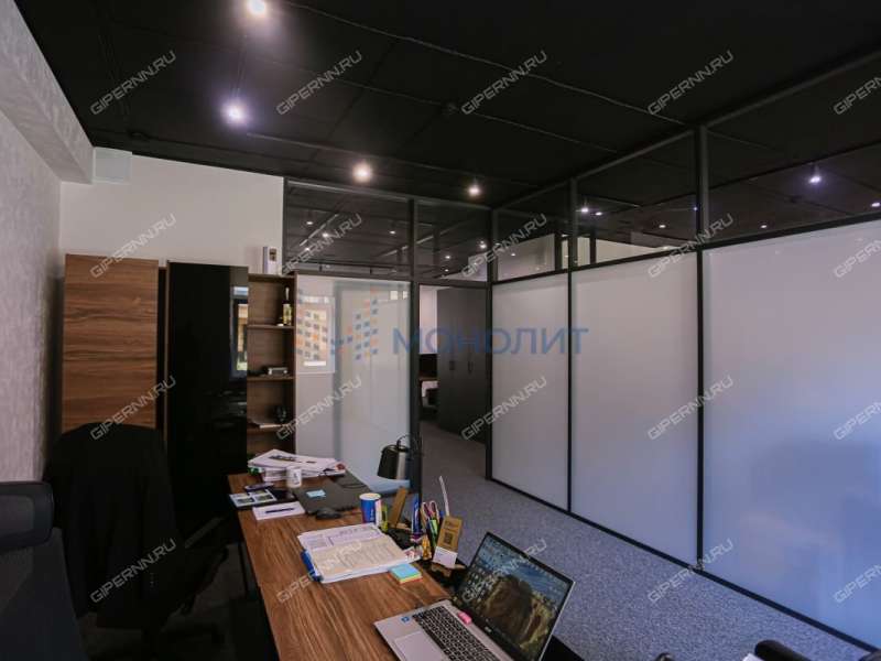 помещение под офис, недвижимость под образовательные учреждения на площади Свободы