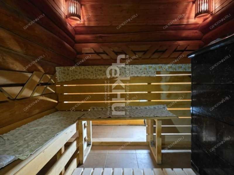 дом на Центральной улице деревня Хабарское