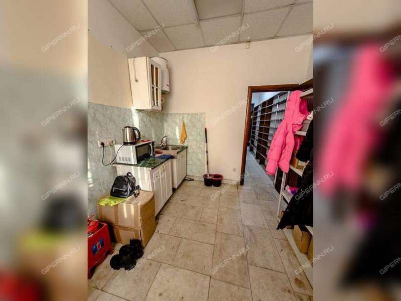 помещение под коммерческую недвижимость на Совнаркомовской улице