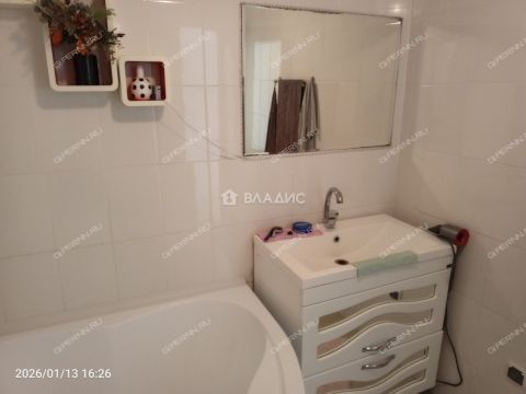 3-komnatnaya-ul-chernyahovskogo-d-5a фото