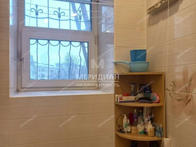 четырёхкомнатная квартира на улице Страж Революции дом 6/3