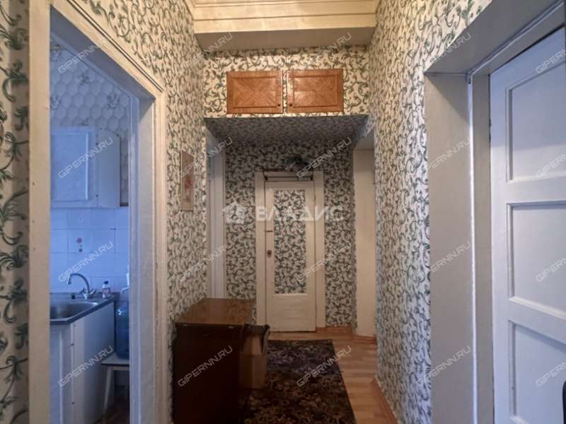 трёхкомнатная квартира на улице Страж Революции дом 6/3