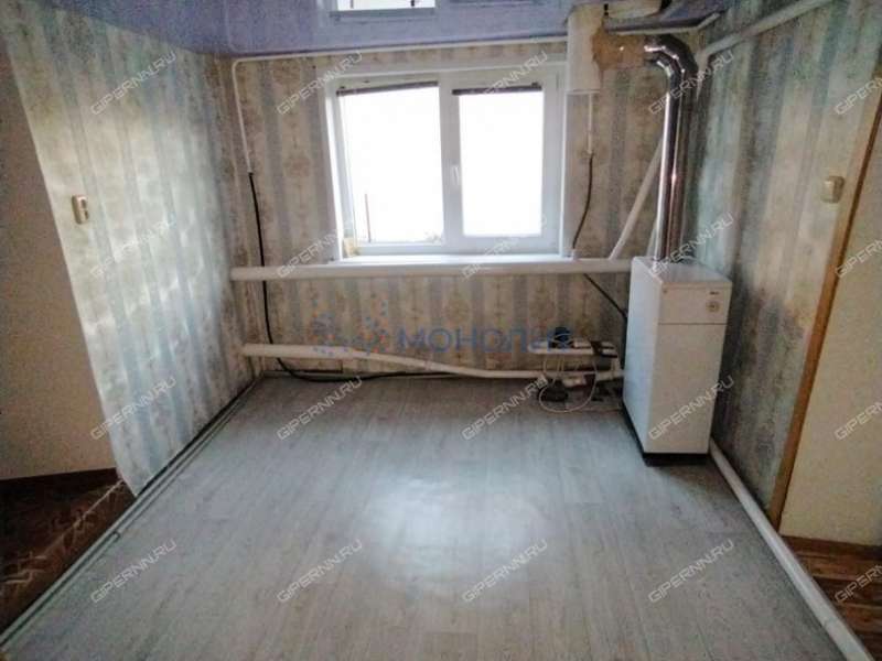 дом на Центральной улице село Новосёлки