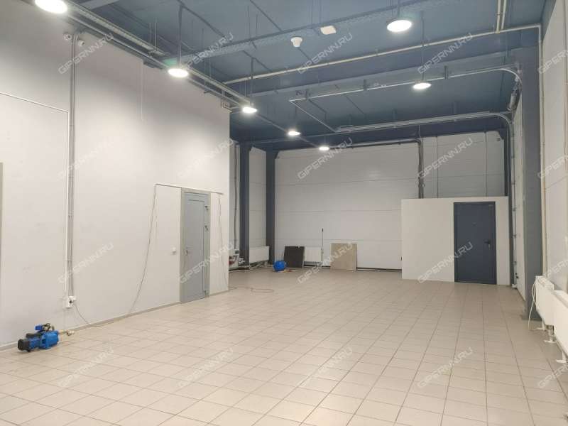 здание под торговую площадь, недвижимость под автобизнес на улице Федосеенко