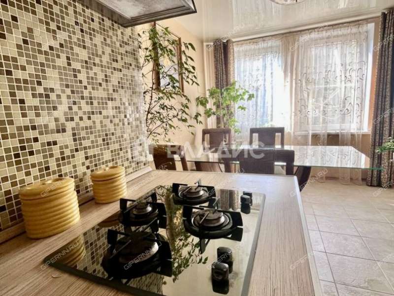 четырёхкомнатная квартира на проспекте Ленина дом 30В