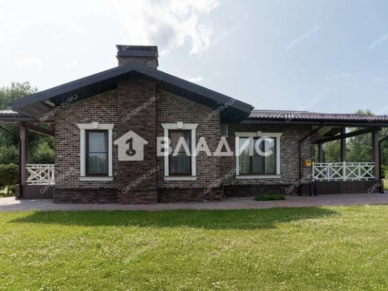 дом на улице Каштановая дачный посёлок Земляникино