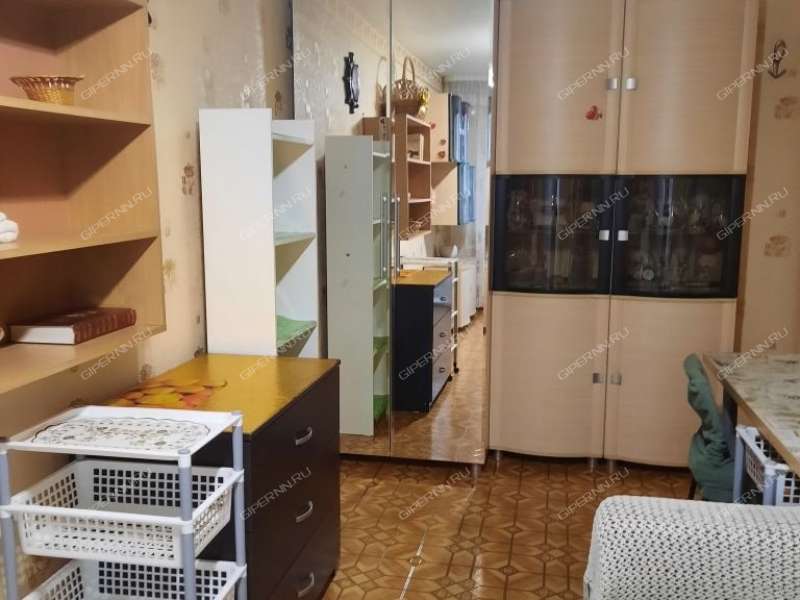 комната в доме 2 на улице Героя Советского Союза Усилова