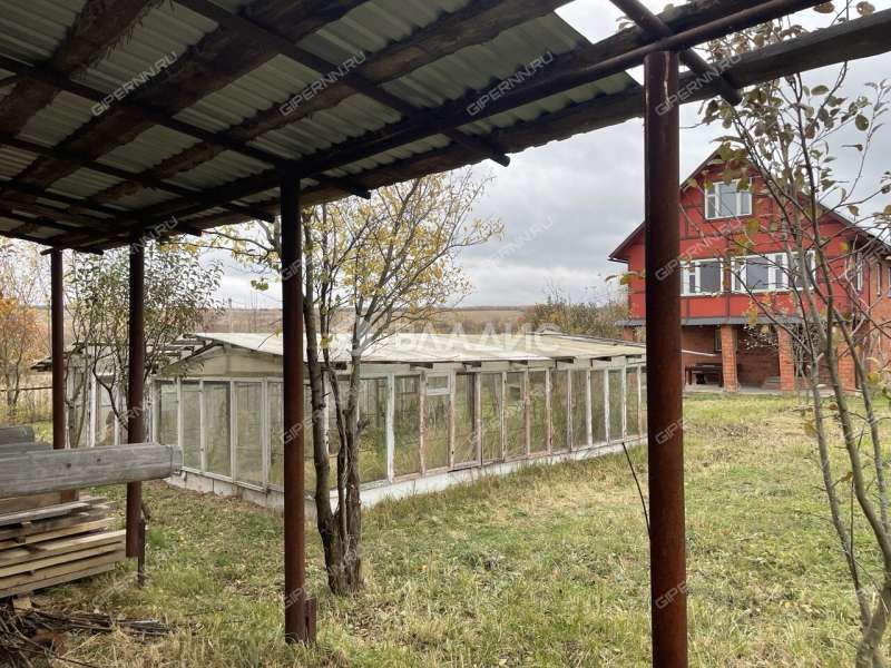 дом на  село Выездное