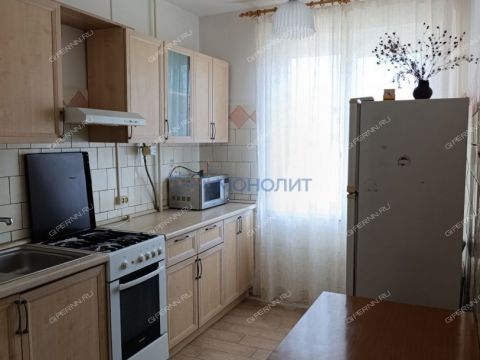 3-komnatnaya-ul-strokina-d-10 фото