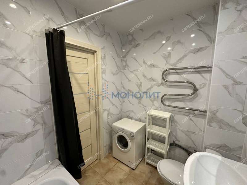 однокомнатная квартира на бульваре 60-летия Октября дом 21 к2