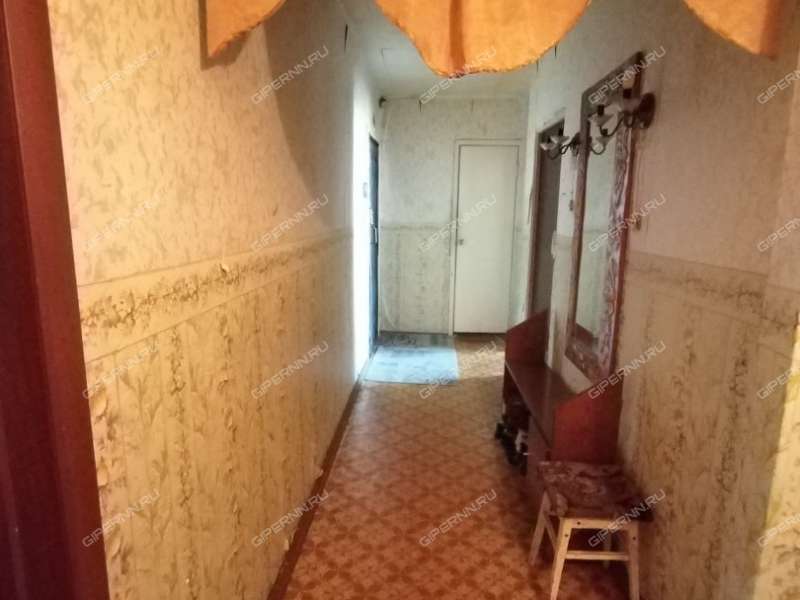 трёхкомнатная квартира на улице Германа Лопатина дом 5