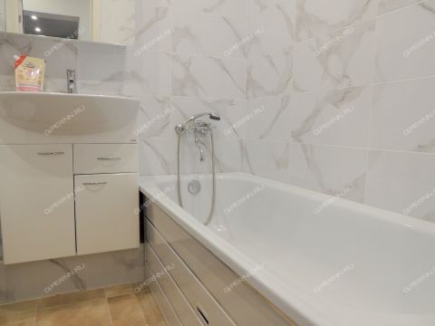 1-komnatnaya-b-r-60-letiya-oktyabrya-d-21-k2 фото