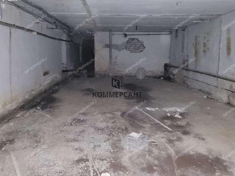 помещение под помещение свободного назначения на улице Героя Советского Союза Поющева