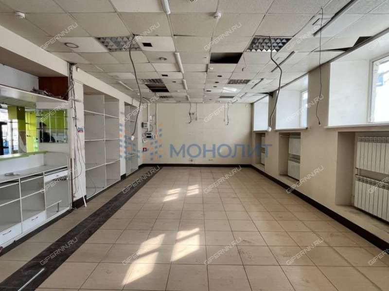 помещение под торговую площадь, недвижимость под образовательные учреждения на улице Коминтерна