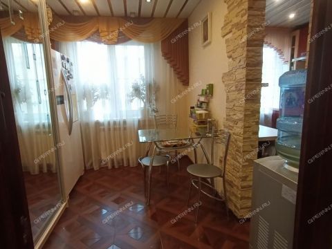 4-komnatnaya-ul-burdenko-d-19 фото