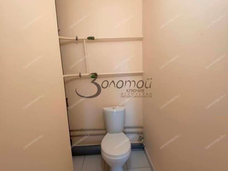 трёхкомнатная квартира на улице Академика Сахарова дом 101