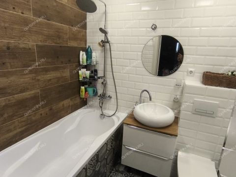 1-komnatnaya-nab-volzhskaya-d-19 фото