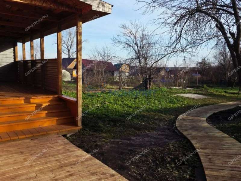 дом на Центральной улице село Курилово