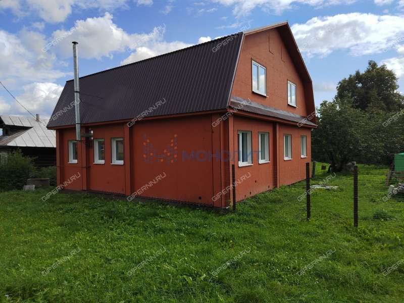 дом на Центральной улице село Курилово