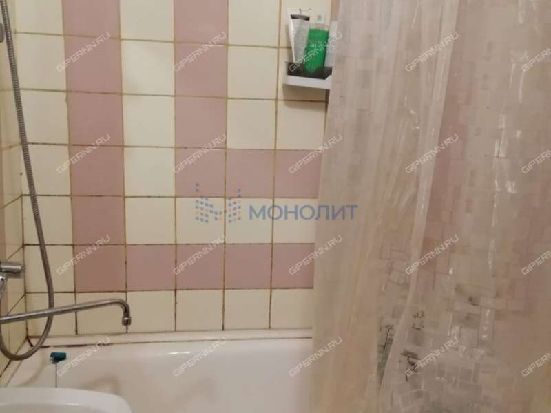 трёхкомнатная квартира на улице Краснодонцев дом 19А