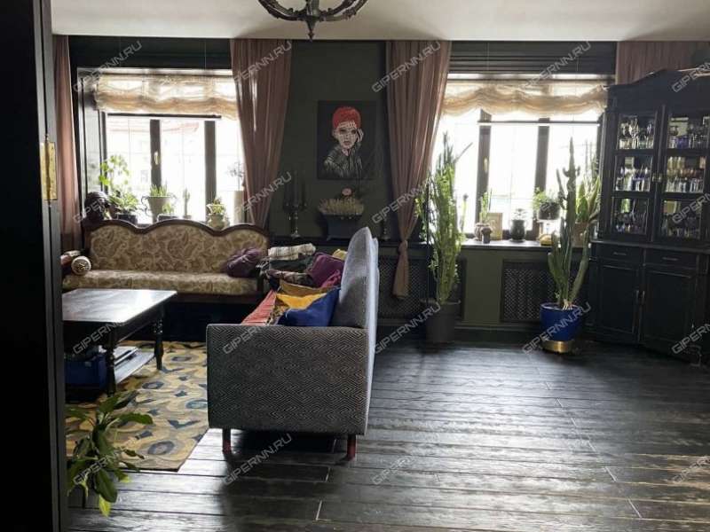 четырёхкомнатная квартира на улице Воровского дом 24