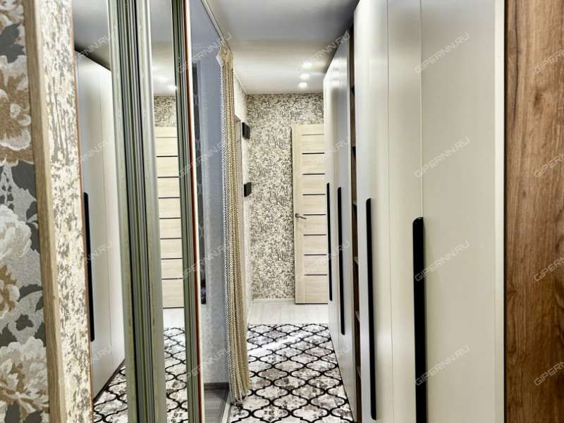 трёхкомнатная квартира на улице Буревестника дом 16