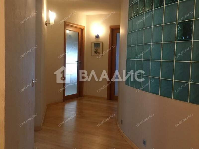 семикомнатная квартира на Сенной площади дом 6/49