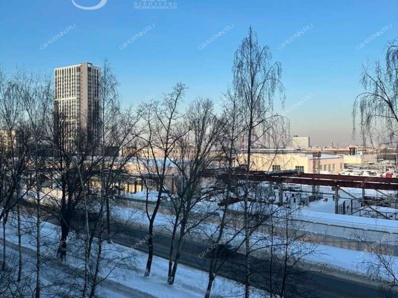 четырёхкомнатная квартира на улице Юлиуса Фучика дом 7