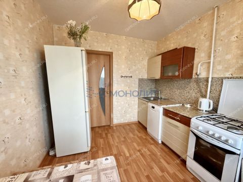 3-komnatnaya-ul-verhnepecherskaya-d-1 фото