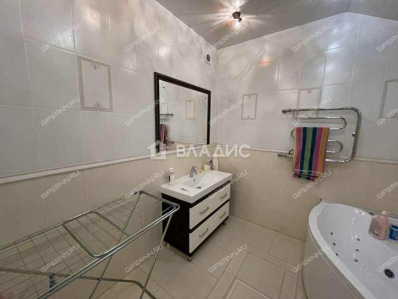 дом на 6-й улице город Бор