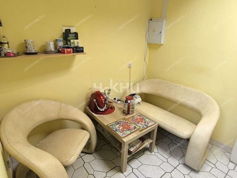 помещение под помещение свободного назначения на улице Звездинка