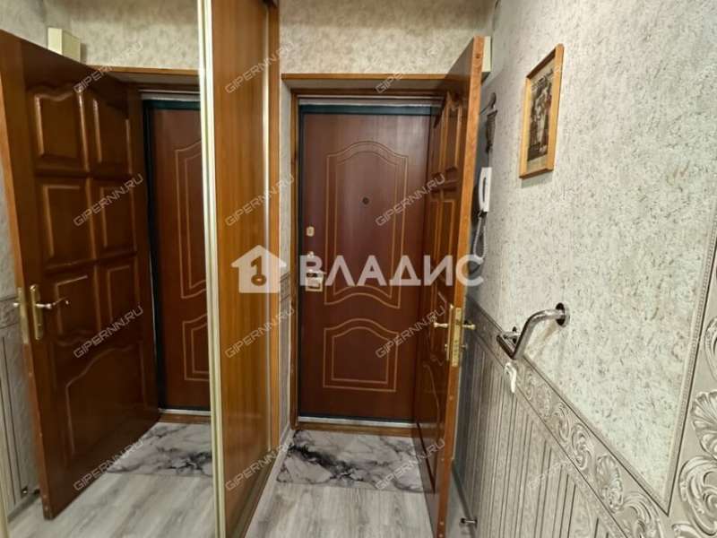 трёхкомнатная квартира на Кстовской улице дом 23 город Кстово