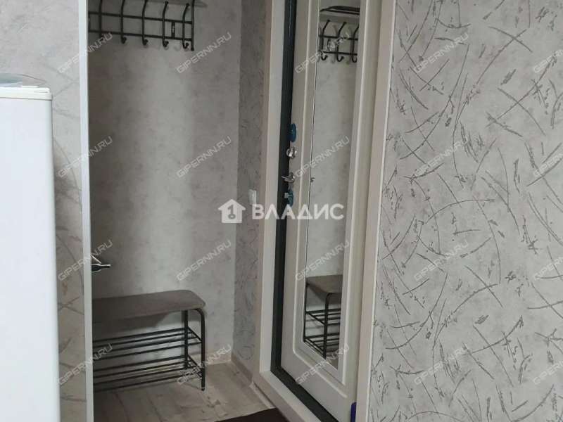 комната в доме 33/2 на Дворовой улице