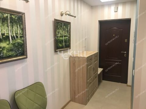 2-komnatnaya-ul-verhnepecherskaya-d-13-k1 фото